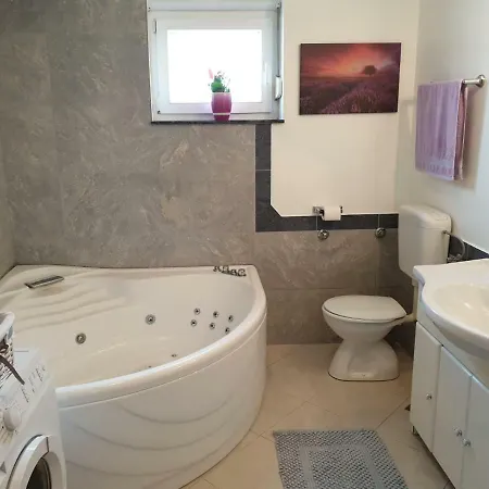 Mandac Apartment *